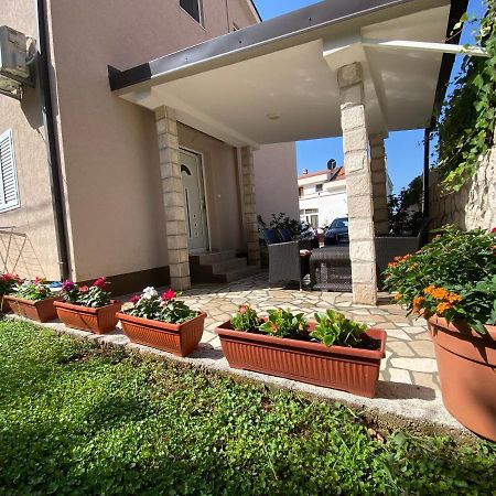 Momentera Apartments Cattaro Esterno foto